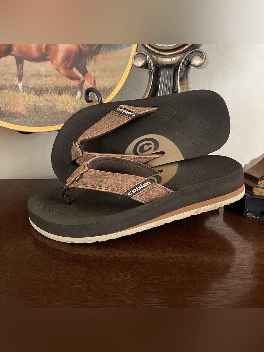 Cobian Kids Brown Flip Flop Sandals sz 2/3 Travel Vacation Beach Resortwear